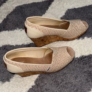 Toms Stella peep toe wedge size 7